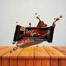 Saray Choco Lips Chocolate Cake with Cream Filling 35g